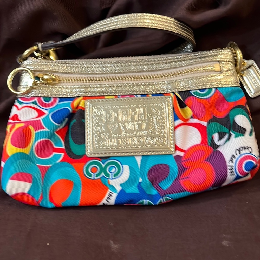Coach poppy wristlet